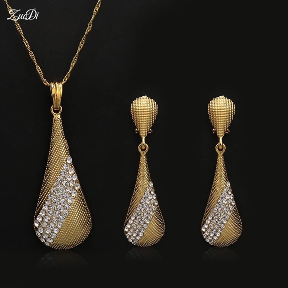 Jewelry - Ethiopian chic pendant set